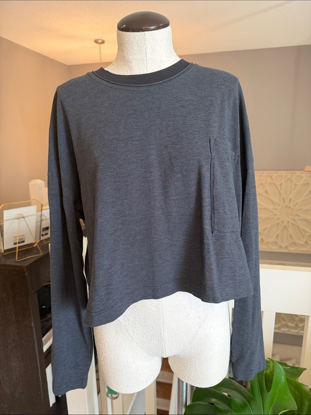 Lululemon Cropped Long-Sleeve Pocket Top